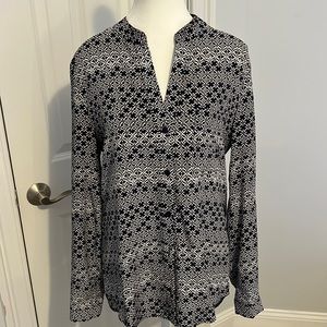 Diane Von Furstenberg silk tunic button down blouse. Navy